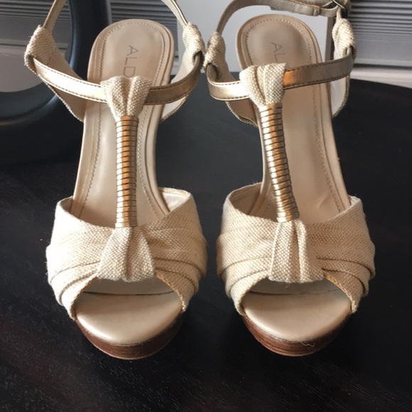Aldo Heels Size 9 - Picture 3 of 6